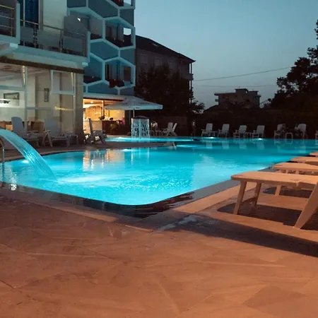 Center Park * Velipojë