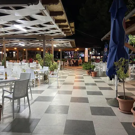 Center Park 酒店 *