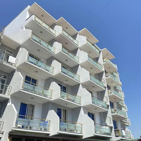 Center Park Hotel *