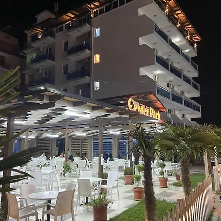 Center Park Hotel *