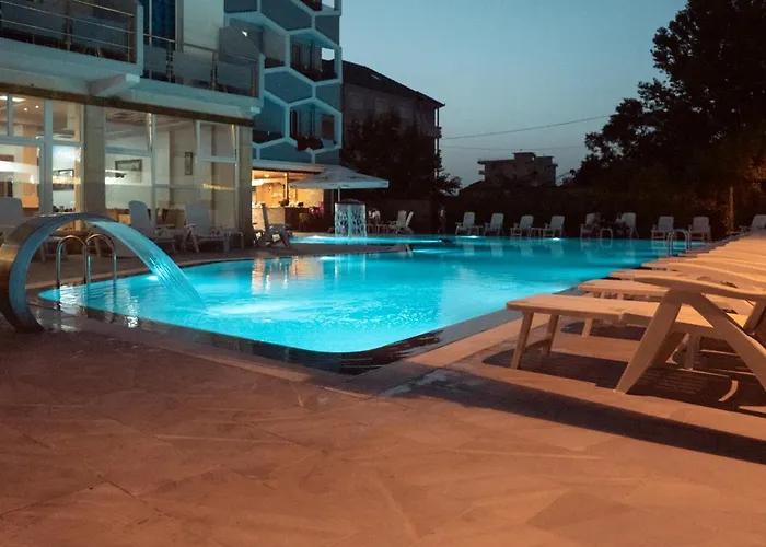 Center Park * Velipojë