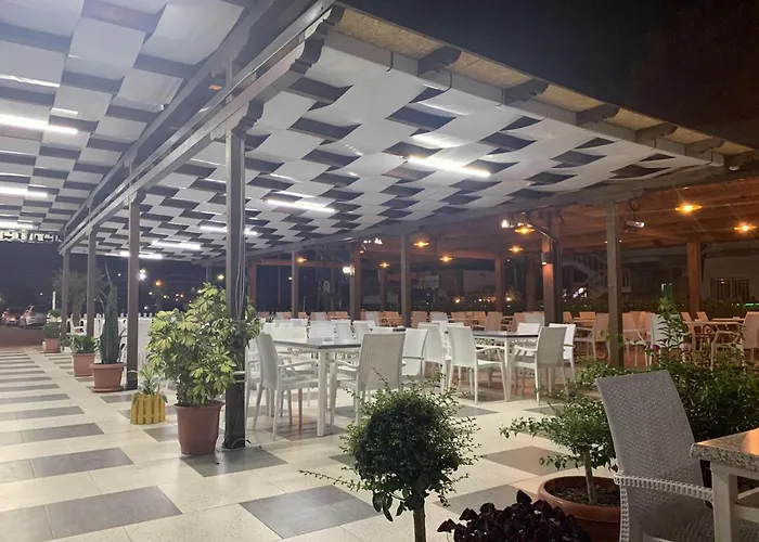 Center Park * Velipojë