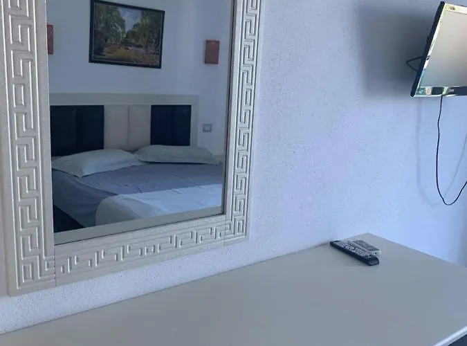 Center Park Hotel Velipojë