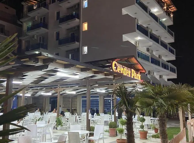 Center Park Hotel *
