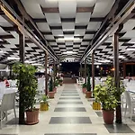 Ξενοδοχείο Center Park Velipojë