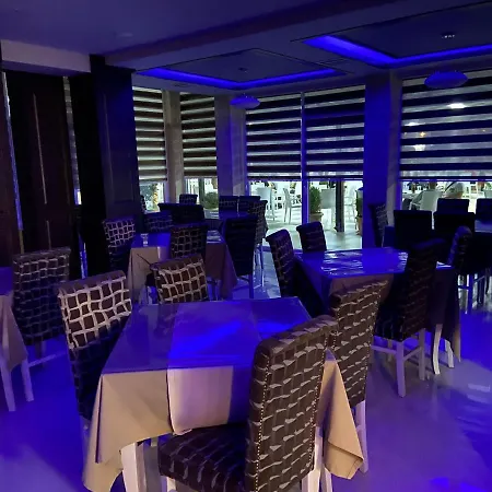 Center Park * Velipojë