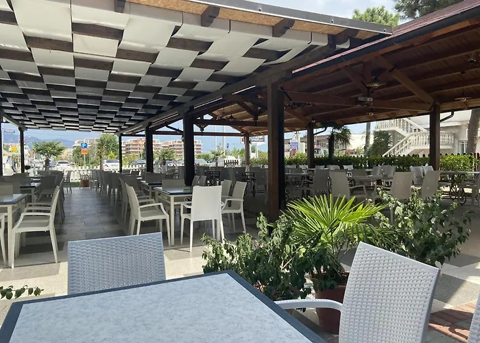 Center Park Hotel Velipojë