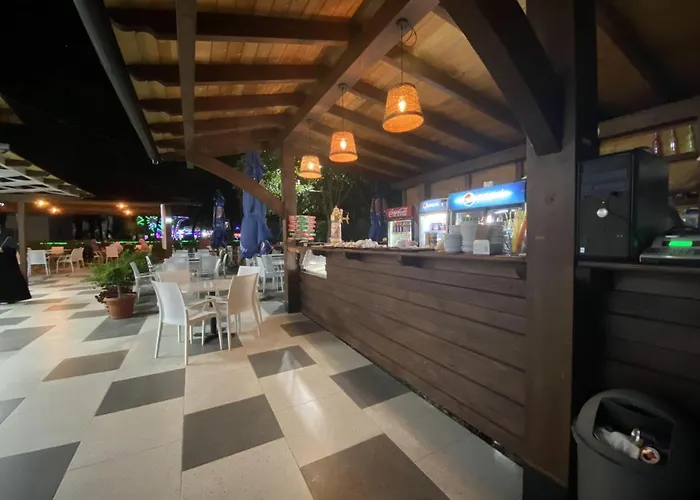 Center Park Hotel Velipojë