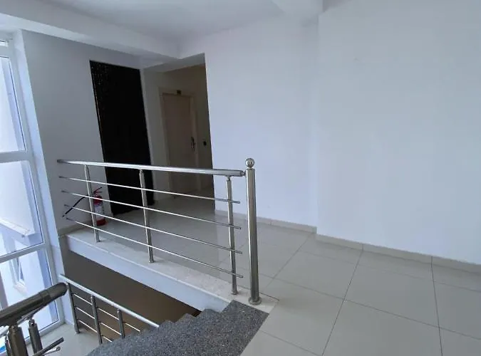 Center Park * Velipojë